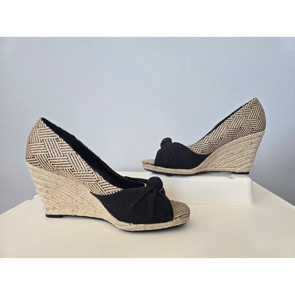 Kelly & Katie Black Espadrille Wedges Size 9.5M Peep Toe Boho Chic Woven Raffia - Picture 3 of 7